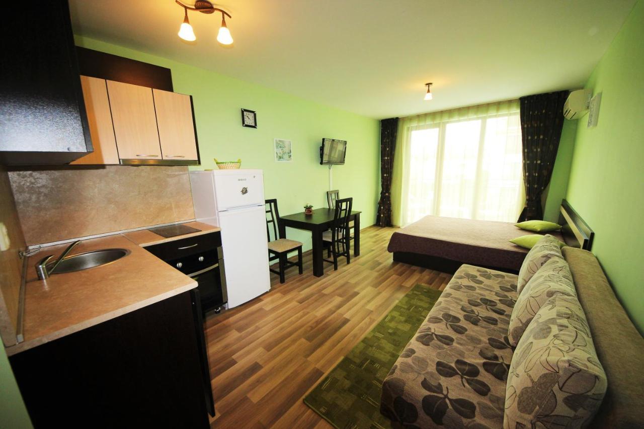 Amadeus Lux - Menada Apartments サニービーチ エクステリア 写真